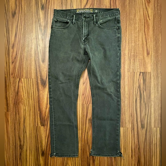 Men’s OldNavy wore in aged black jeans - Picture 1 of 3